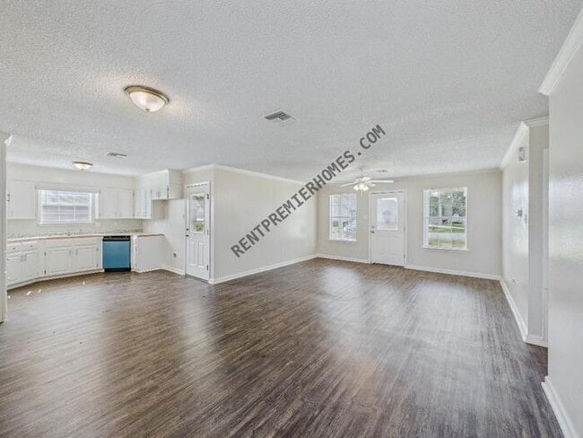 Photo - 1824 Pinewood Cove