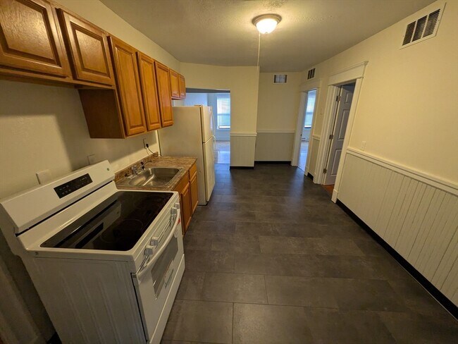 Photo - 1447 Dwight St Unidad 1L