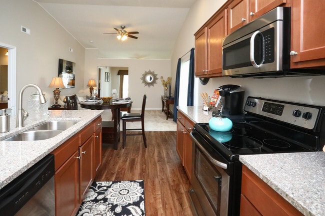 2HAB, 2BA - Rosewood, 1,294 ft² - Redwood Brownstown Telegraph Road