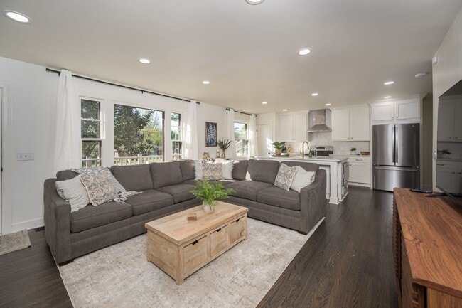 504 Bismark Dr