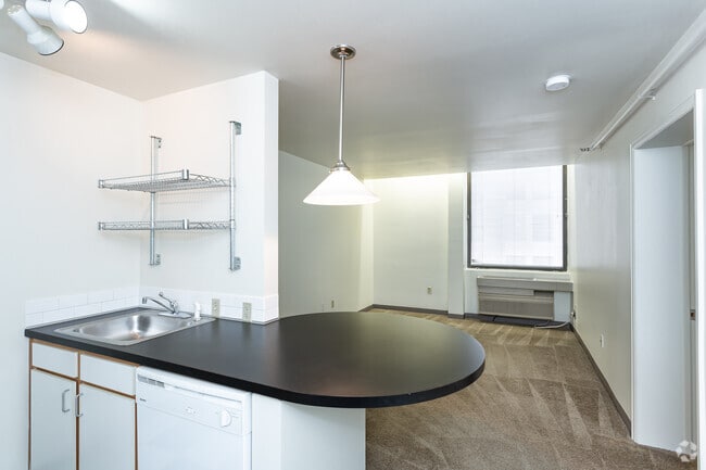 1BA, 1BR - 550 SF