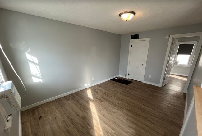 307-309 S 18TH