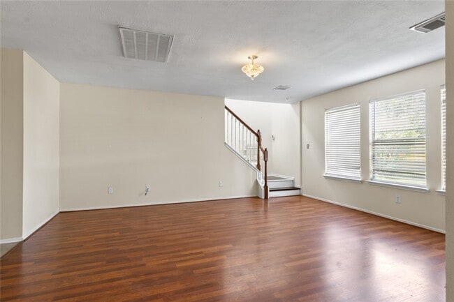 Photo - 5815 Clerkenwell Dr