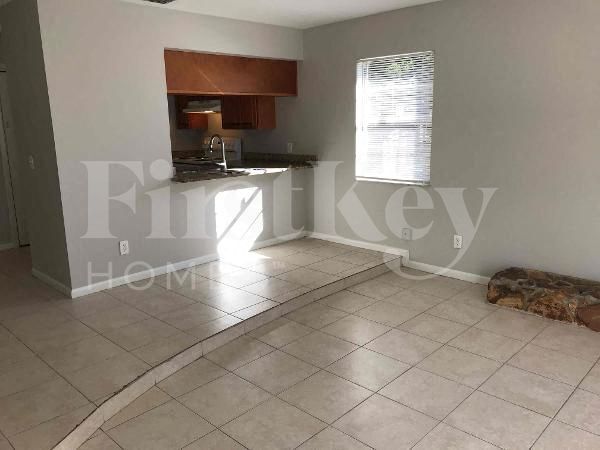Photo - 2224 E Hanna Ave