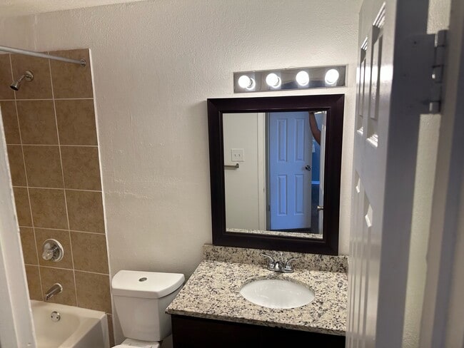 Photo - Parc Lake / Bay Shore Village