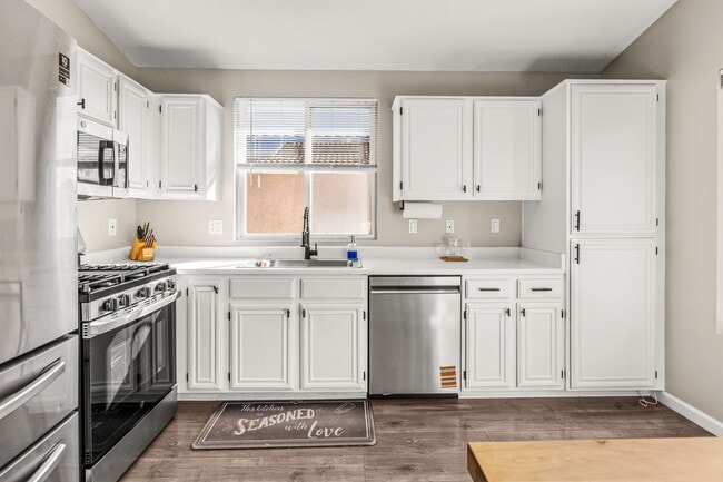 Photo - 44570 Johnston Dr