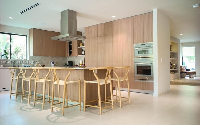 Photo - 241 NW 46th St
