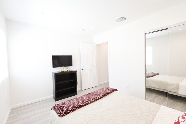 Photo - 18623 Bryant St