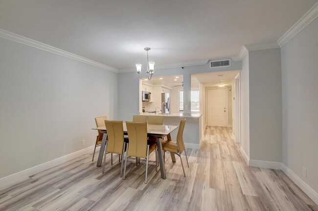 Photo - 7076 Huntington Ln Unit 507