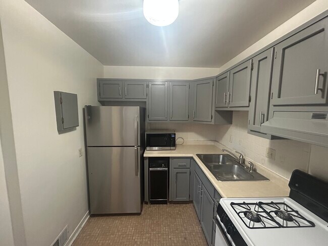 Photo - 1405 San Carlos Rd SW Unit 10