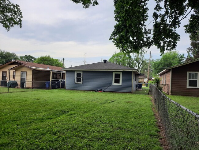 Photo - 266 E Dudley Dr