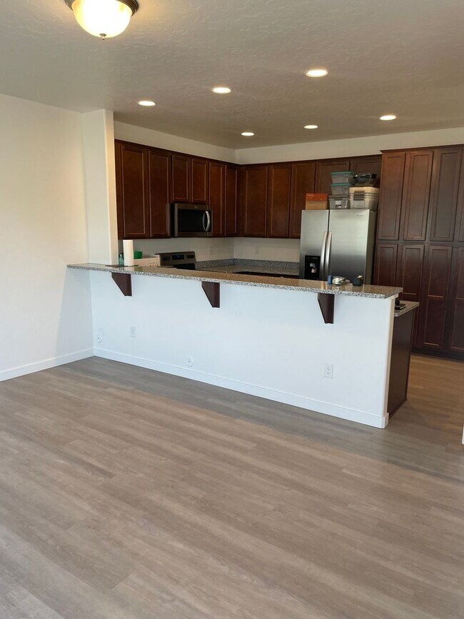 Photo - Available Now- Beautiful Nampa Townhome