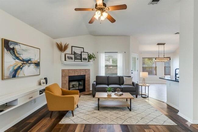 Photo - 107 Cassandra Dr