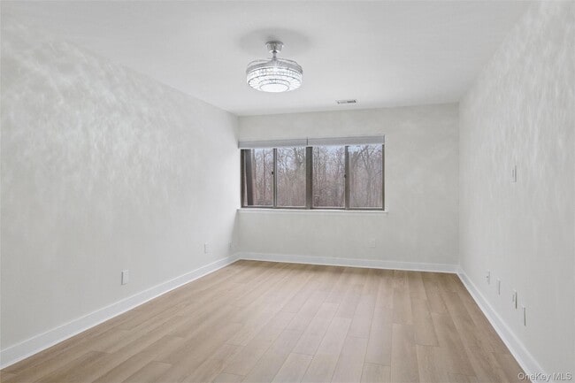 Photo - 70 Pheasant Run