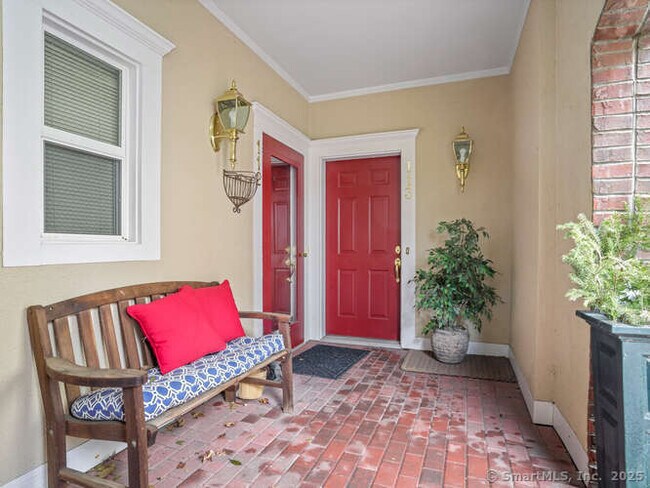Building Photo - 51 Forest Ave Unit APT 113