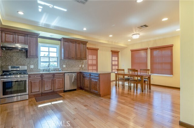 1120 Columbia Rd