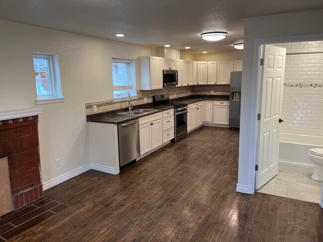 Photo - 1430 Rice Ave
