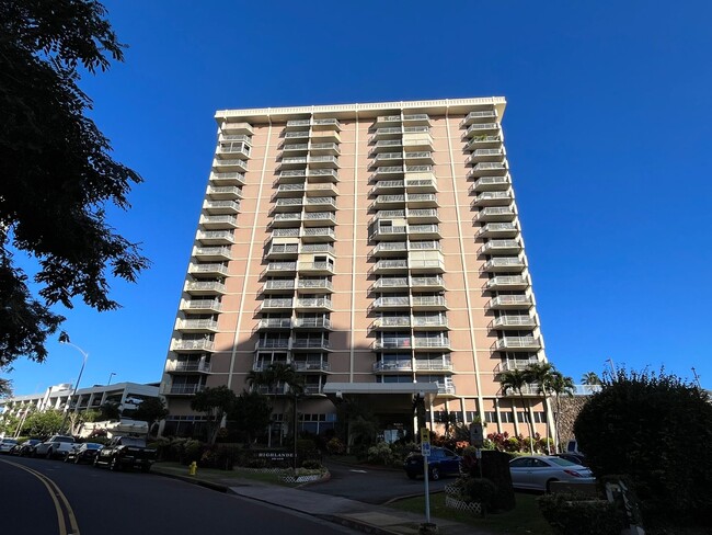 Highlander (Aiea) - 6th floor, washer/drye... - Highlander (Aiea) - 6th floor, washer/drye... Condo Unit 612