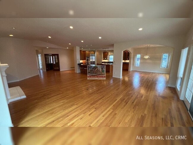 Photo - 225 Spring Grove Way