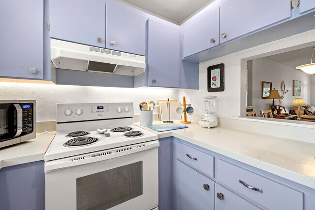 2800 Indian River Blvd Unit Vista Harbor #R9