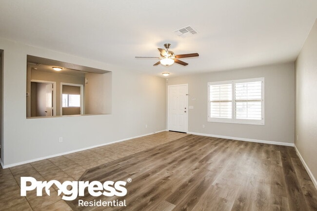 3126 W Lucia Dr