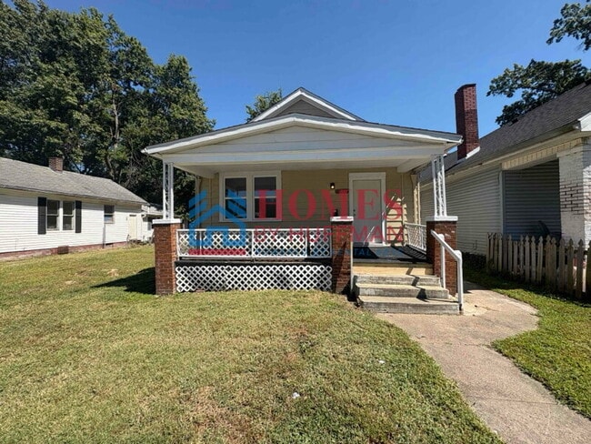 Building Photo - Three Bedroom | Detached Garage Rental