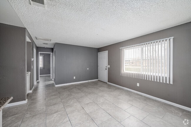 2BR, 1BA - 600SF - Living Room