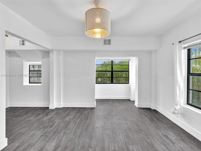 Photo - 934 Michigan Ave Unit 305