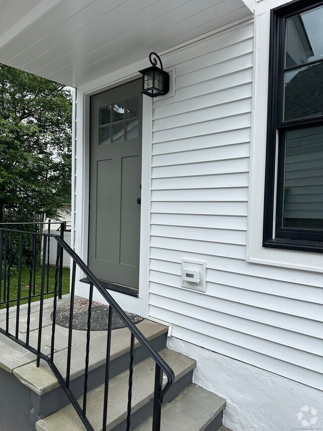 Building Photo - 69 Cos Cob Ave Rental