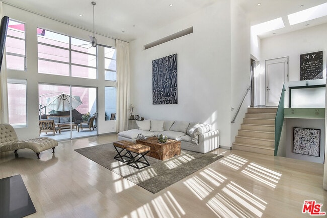 Building Photo - 711 Westbourne Dr Rental