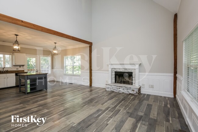 3518 Point View Dr