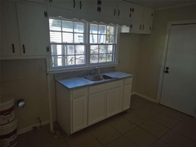 Photo - 2190 Jernigan Dr SE