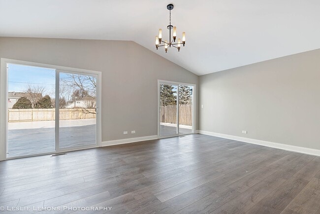 Photo - 2970 Middlebury Ct W