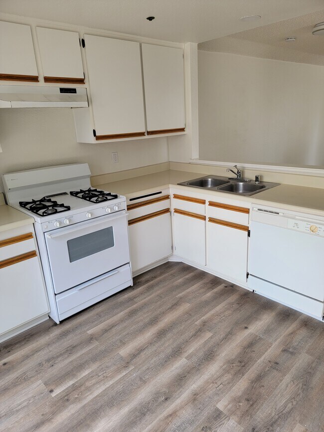 Photo - 2225 Canyon Dr Unit B