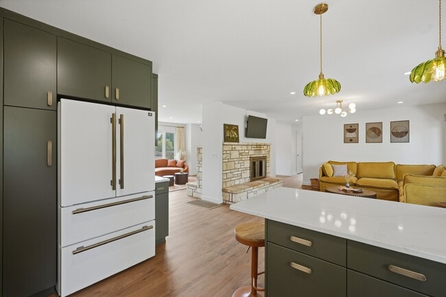 Photo - 117 Henderson St