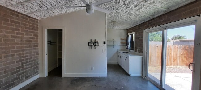 Photo - 1804 W Roma Ave