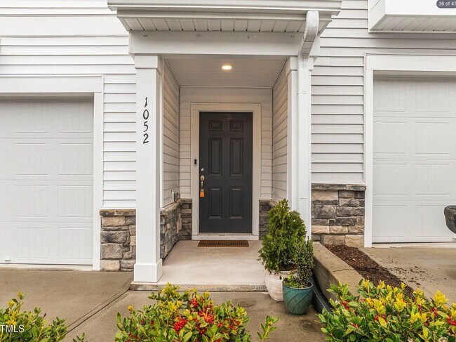 Photo - 1052 Shoreside Dr