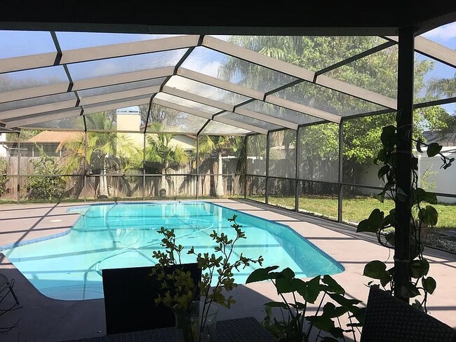 Pool - 8263 124th Ter House