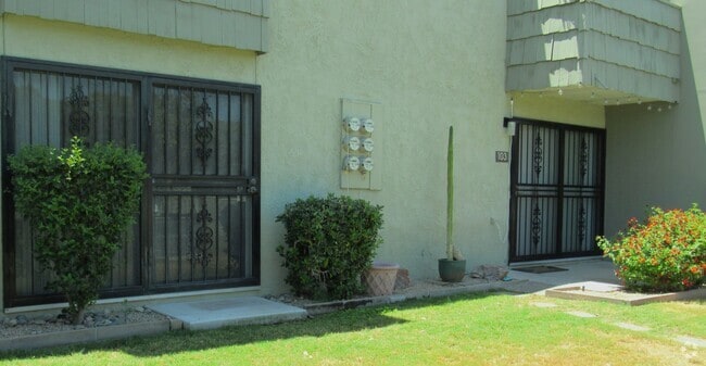 Building Photo - 4620 N 68th St Unit 103 Rental