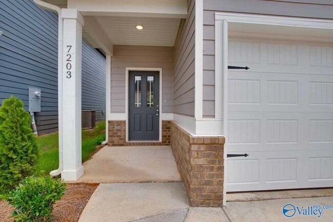 Photo - 7203 Chatfield Wy NW