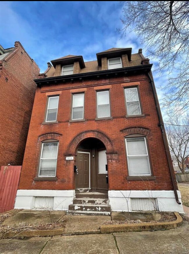 Front Of Building - 3016 California Ave Unit #3F