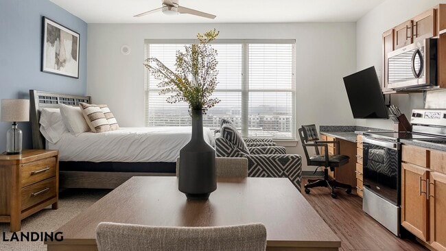 Photo - 302 13th St S Unidad PH711