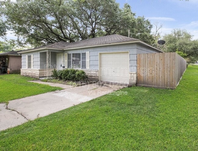 Photo - 1521 W Blum St