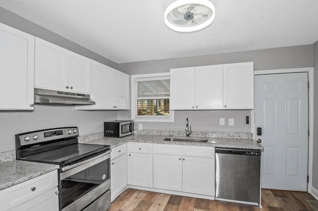 Photo - 178 Park St SE