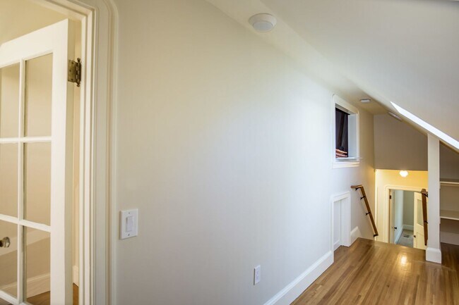 Photo - 1809 Versailles Ave