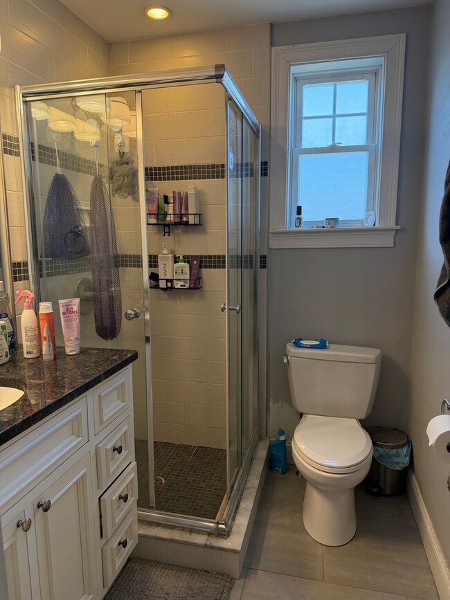 Photo - Charming 4 bedroom-No Broker Fee