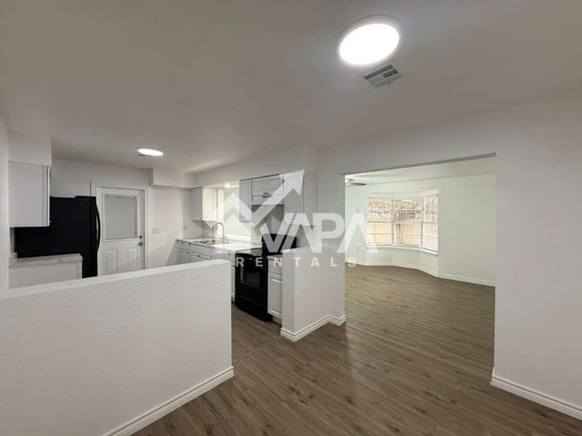 Photo - 231 Middlebury Dr