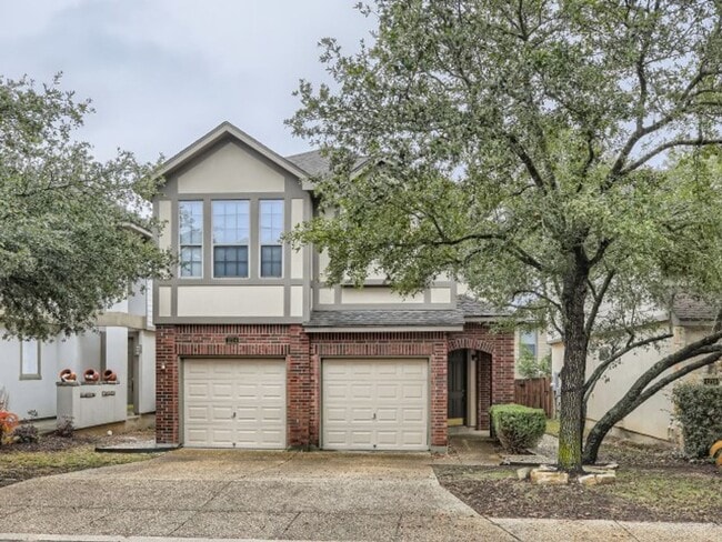 Building Photo - Home is Stone Oak!