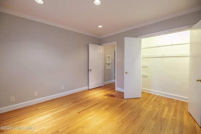 Photo - 118 Wiltshire Ave