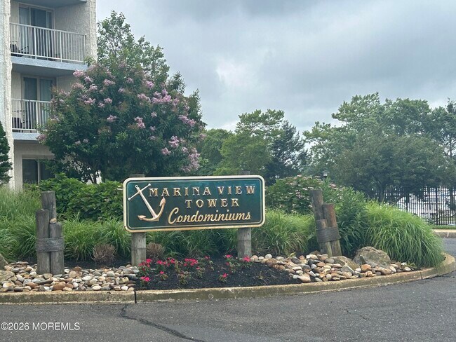 1000 River Rd Unit 3K